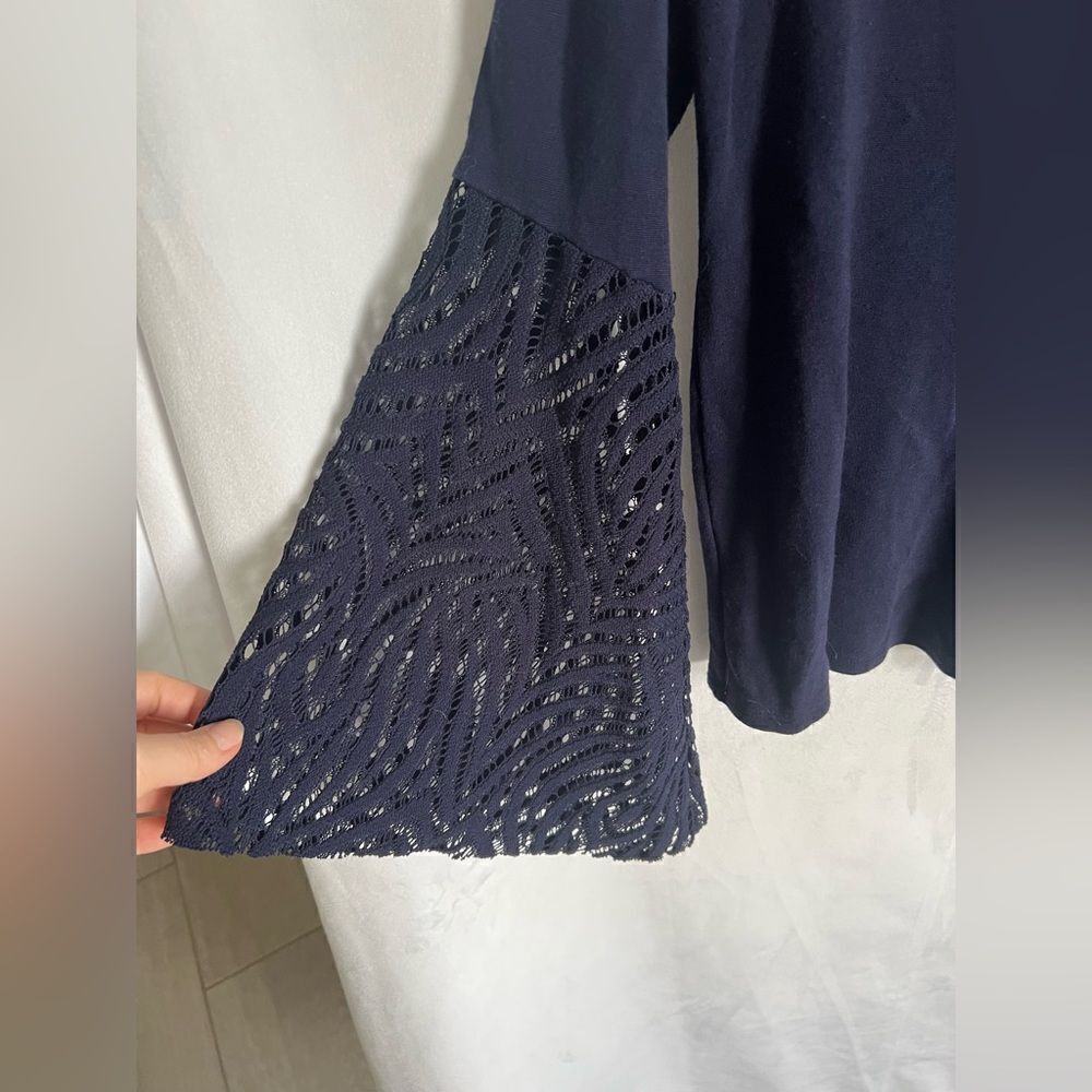 Chico's Navy Blue lace Bell Sleeve Blouse Size 0 Small Boho V Neck - Picture 3 of 6
